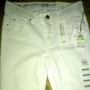 🆕Rafaella cuffed Capri's🆕